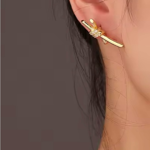 Zircon Gold Knot stud Earrings - Picture 1 of 3